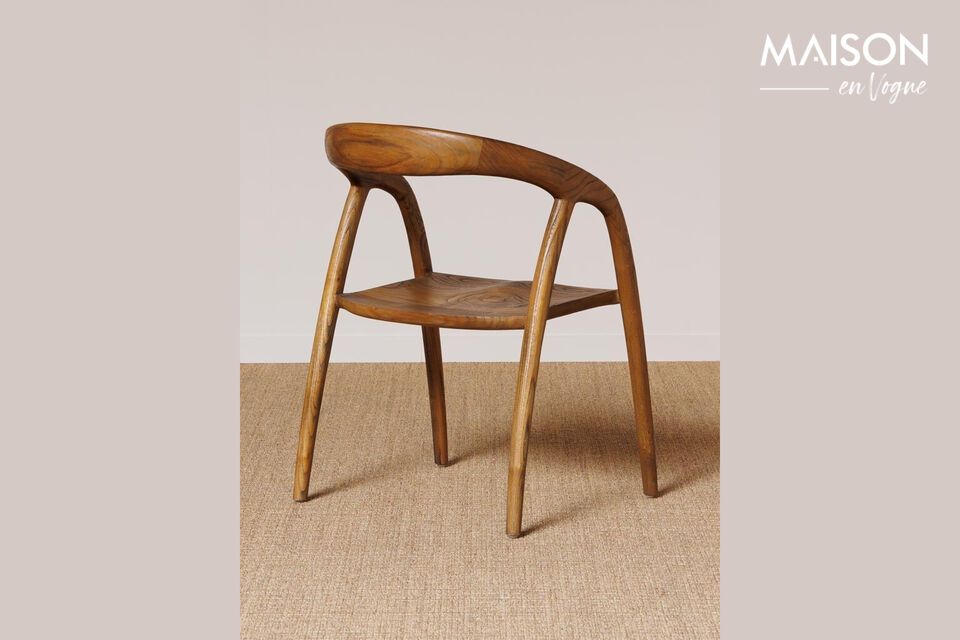 Découvrez l\'élégance intemporelle et le confort durable de notre chaise en bois foncé Lennor