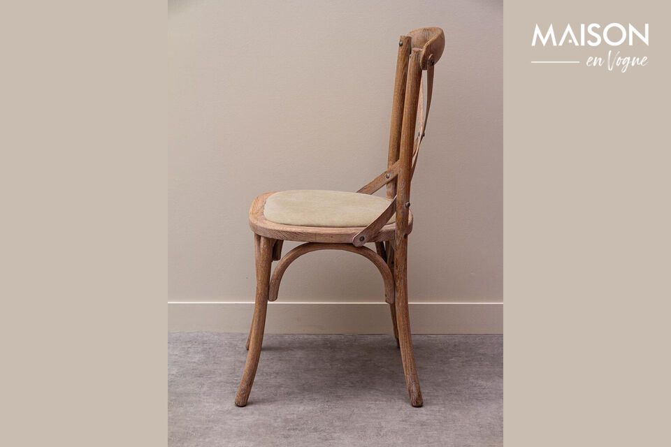 Découvrez l\'élégance intemporelle et la robustesse du chêne avec notre nouvelle chaise Marius