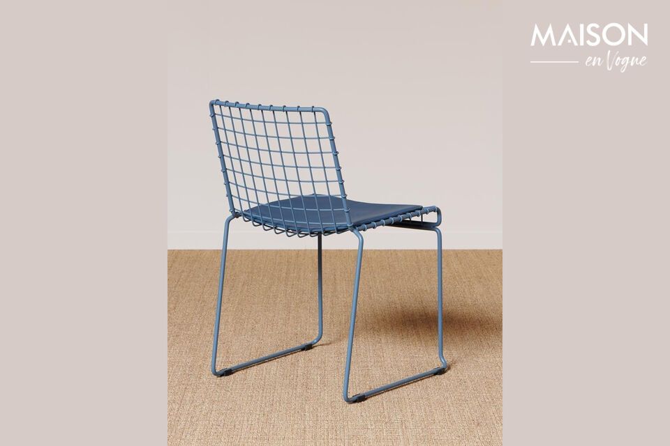 Découvrez le confort allié à la modernité avec notre chaise en métal bleu Kwadro