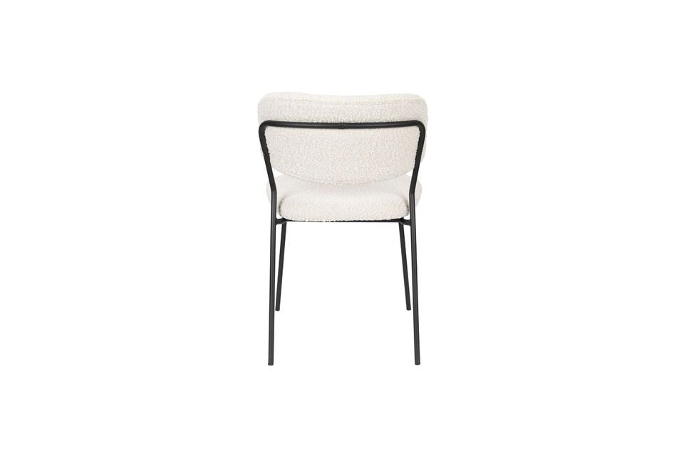 L\'assise de 55 cm de longueur et la profondeur de 49 cm garantissent un espace suffisant pour un