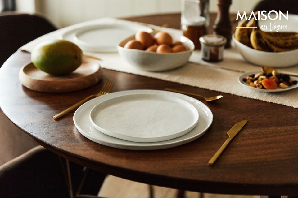 Découvrez le charme intemporel et la robustesse du Dessus de table 6 places en bois foncé Woody