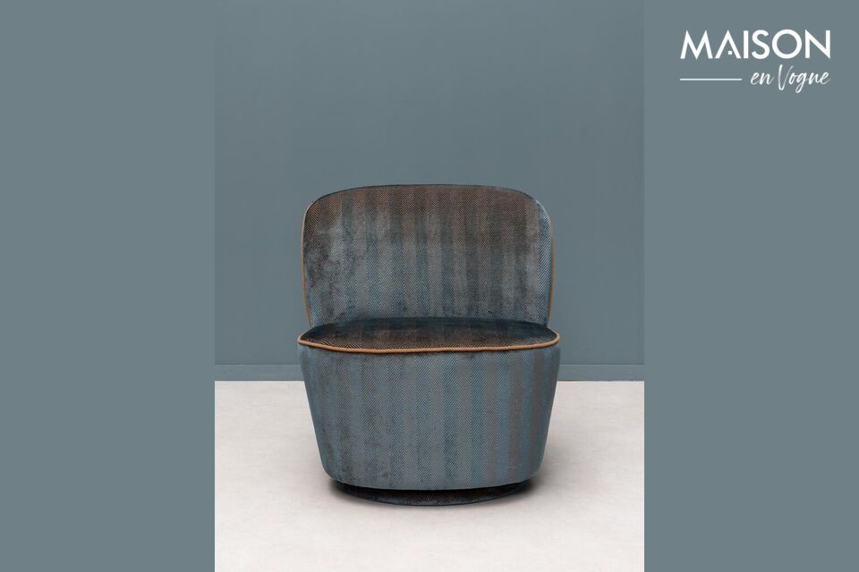 Fauteuil contemporain bleu, un choix d'excellence pour votre salon.