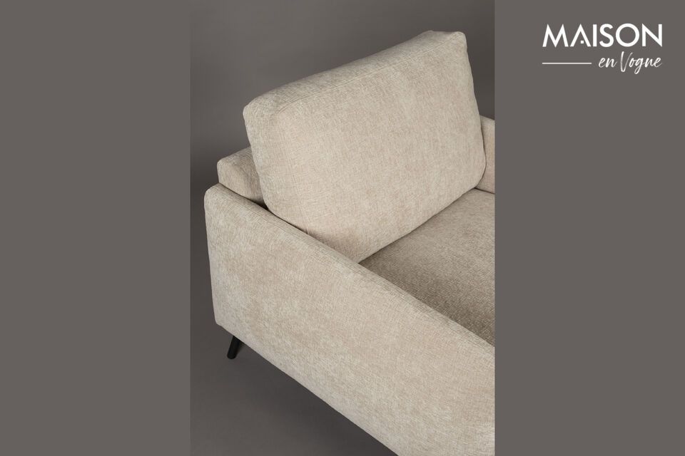 Confort et élégance avec le Fauteuil en tissu beige.