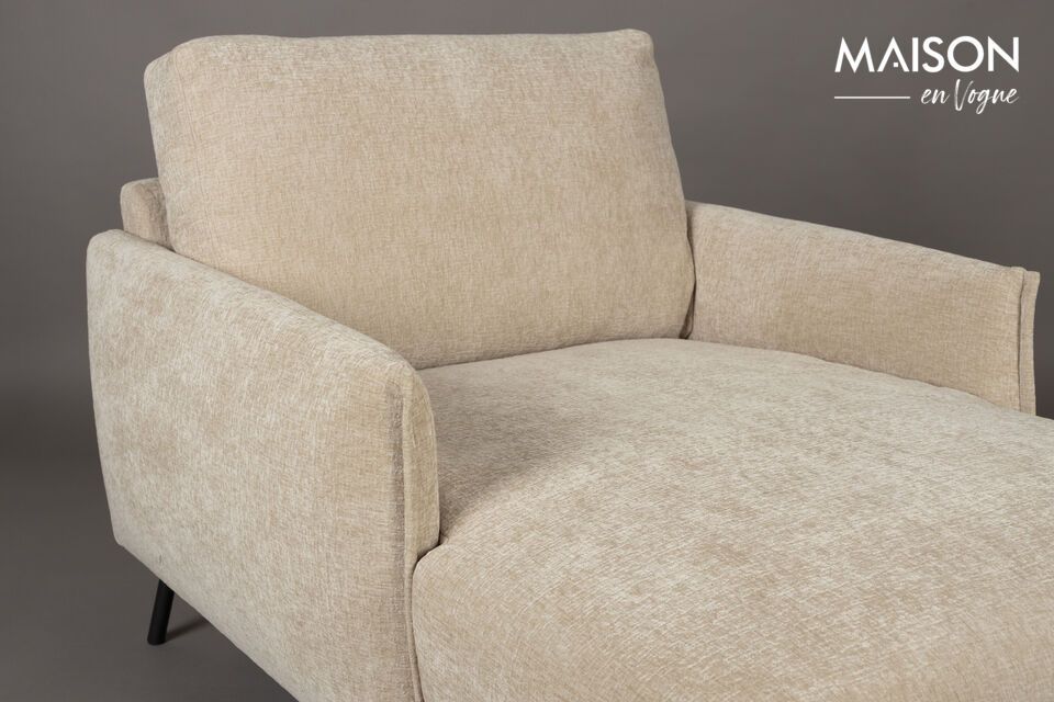 Découvrez le confort et l\'élégance du Fauteuil en tissu beige Harper