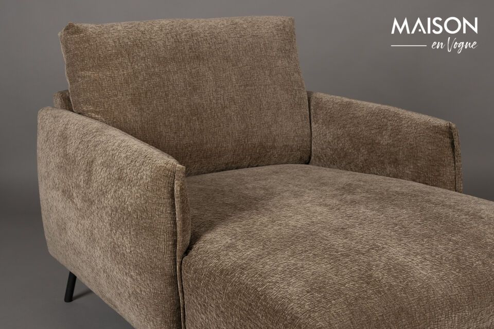 Découvrez le confort et la sophistication combinés avec notre fauteuil en tissu brun Harper