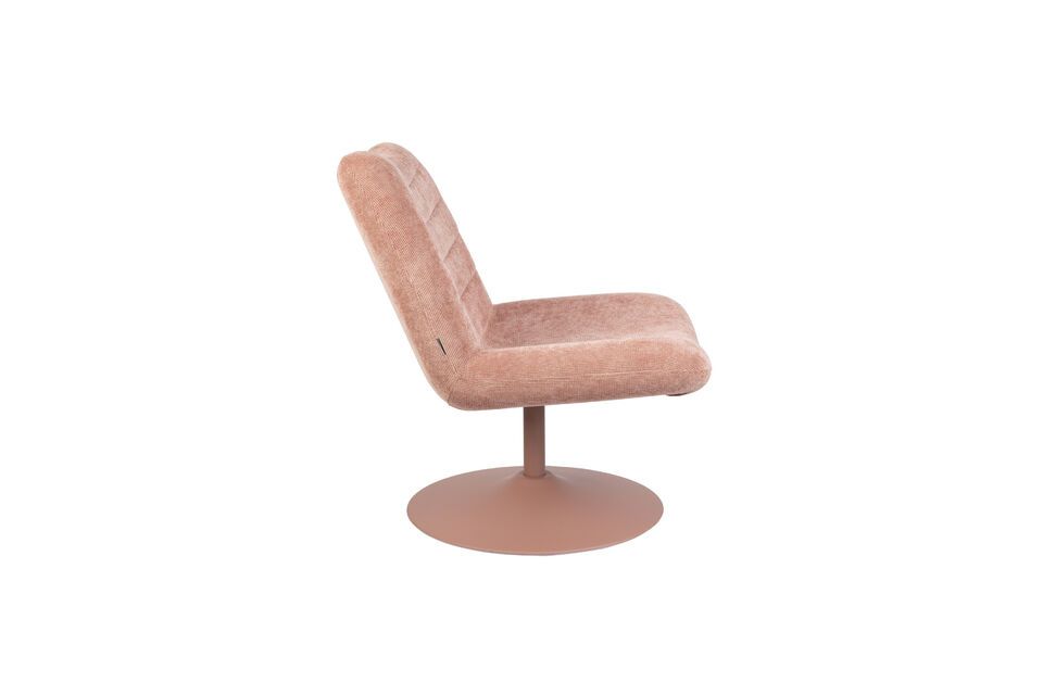 Le revêtement en côtelé de ce fauteuil lui confère une texture plus intéressante et un confort