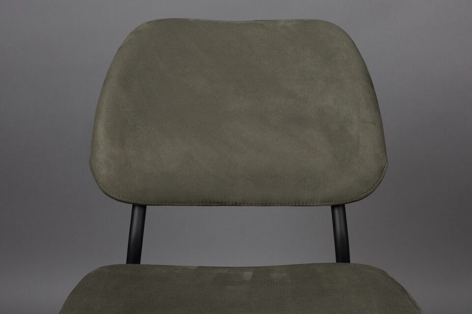 Ce fauteuil combine avec aisance esthétique contemporaine et confort