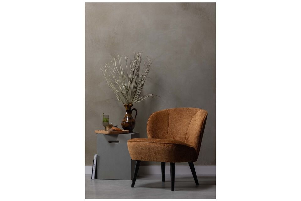 Fauteuil Sara, velours marron et bouleau, confortable et discret