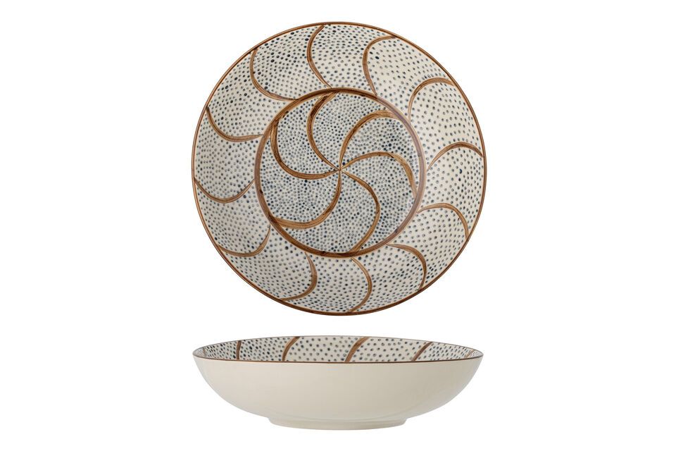 Un grand bol à motifs peints à la main pour votre table.