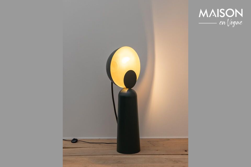 Adoptez style et fonctionnalité avec notre lampadaire vert en fer.