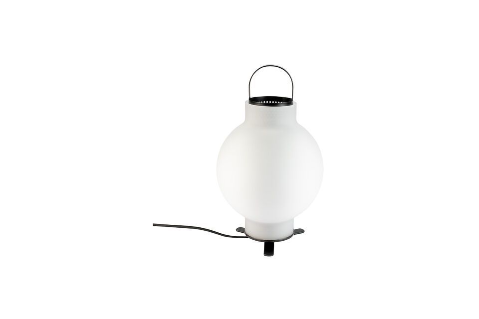 La lampe Nomad n\'est pas seulement un objet d\'éclairage ; elle est aussi un élément de