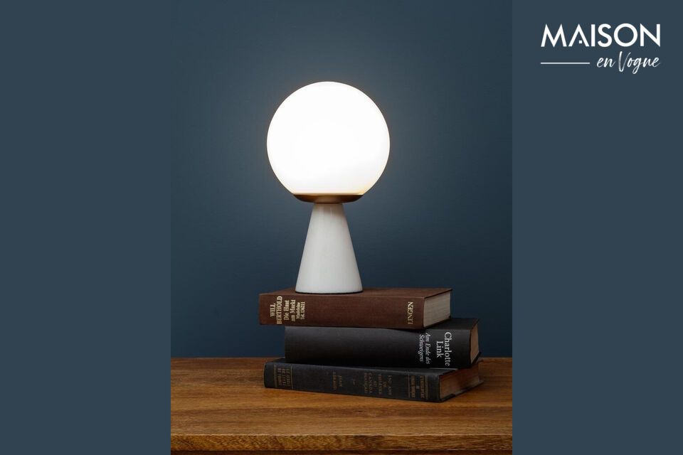 Découvrez une touche d\'élégance et de raffinement pour votre intérieur avec notre lampe à