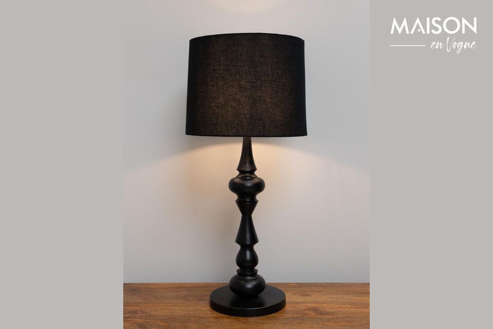 Découvrez la sophistication équilibrée avec la Lampe à poser en métal noir Fusilli