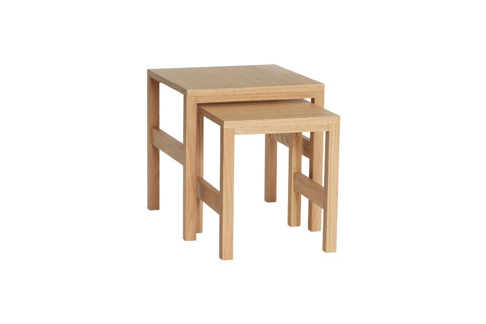 Ces tables au design contemporain se distinguent par leur polyvalence et leur élégance