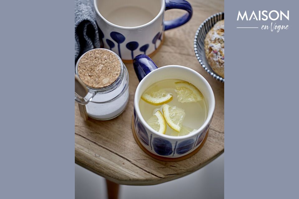 Savourez chaque pause avec nos mugs bleus uniques en grès.