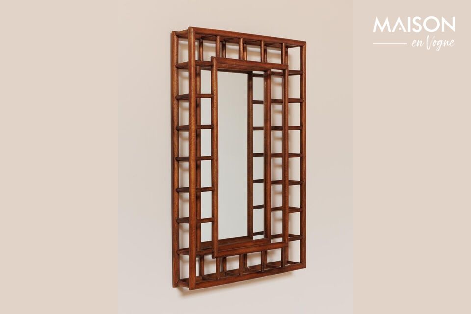 Miroir élégant et moderne, pratique pour tout espace.