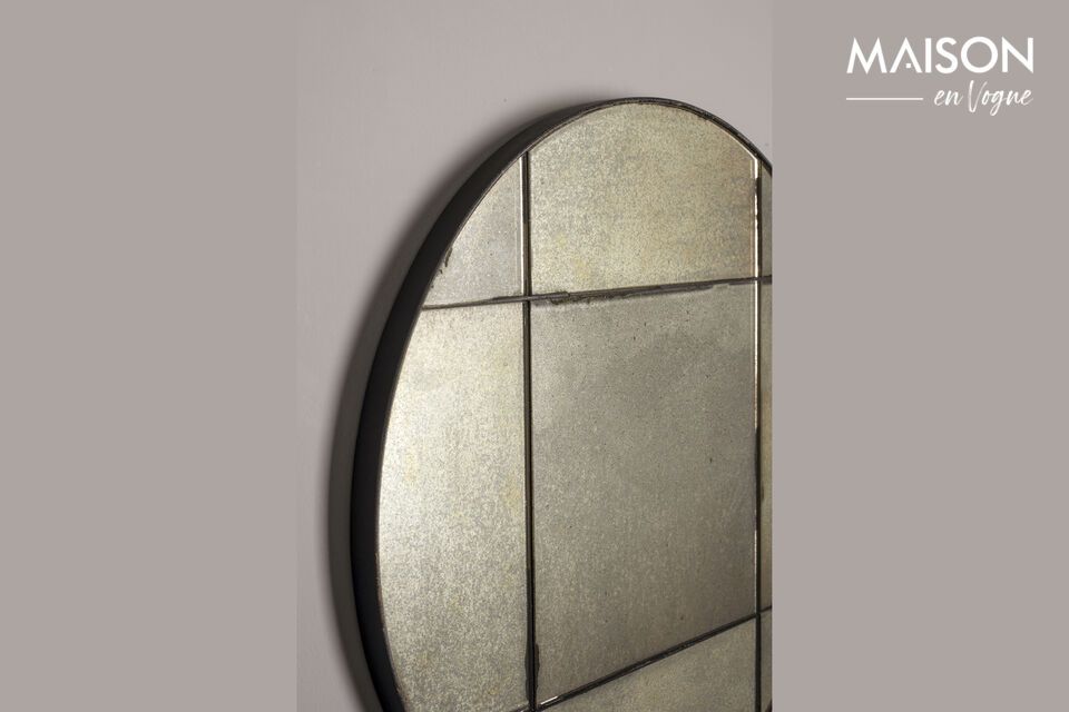 Découvrez l\'élégance intemporelle du Miroir en bois noir Madi