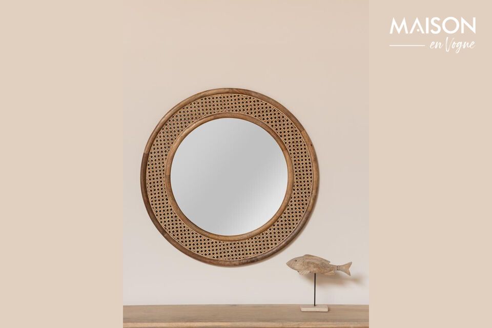 Amplifiez l'élégance de votre espace avec ce miroir en rotin.