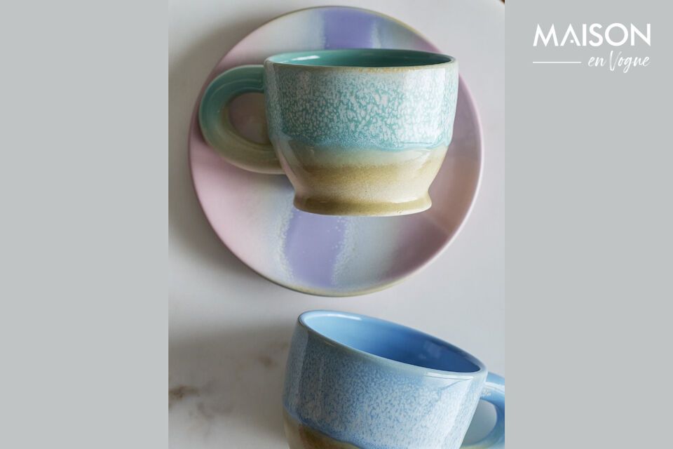 Découvrez le charme et la simplicité de notre mug en grès vert Safie