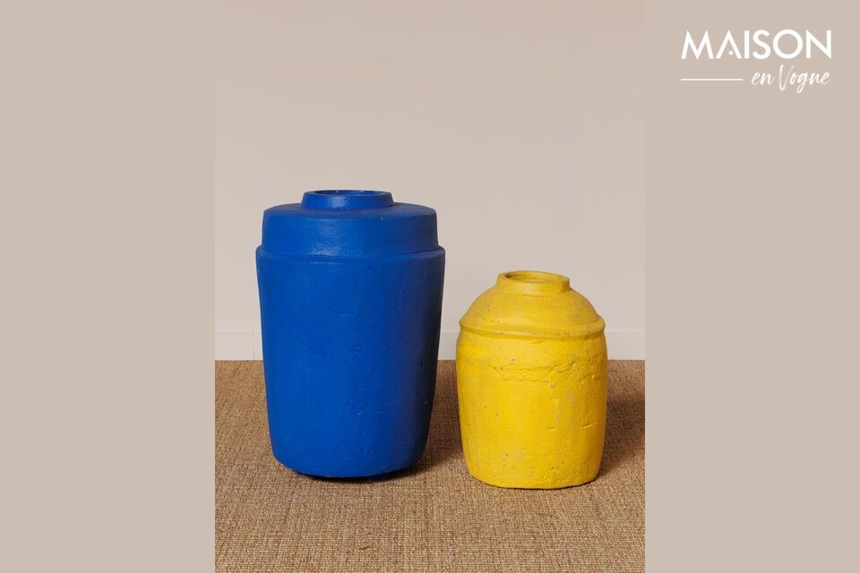 Découvrez le charme unique et durable de notre pot en papier maché