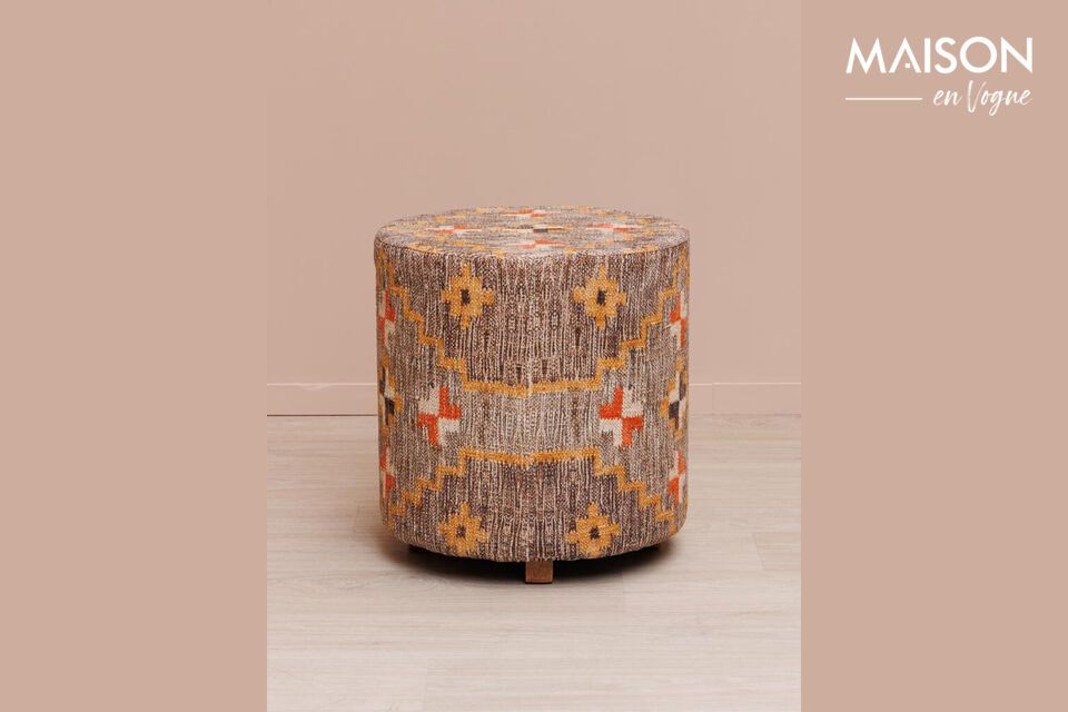 Un pouf en coton Kilim pour confort et style.