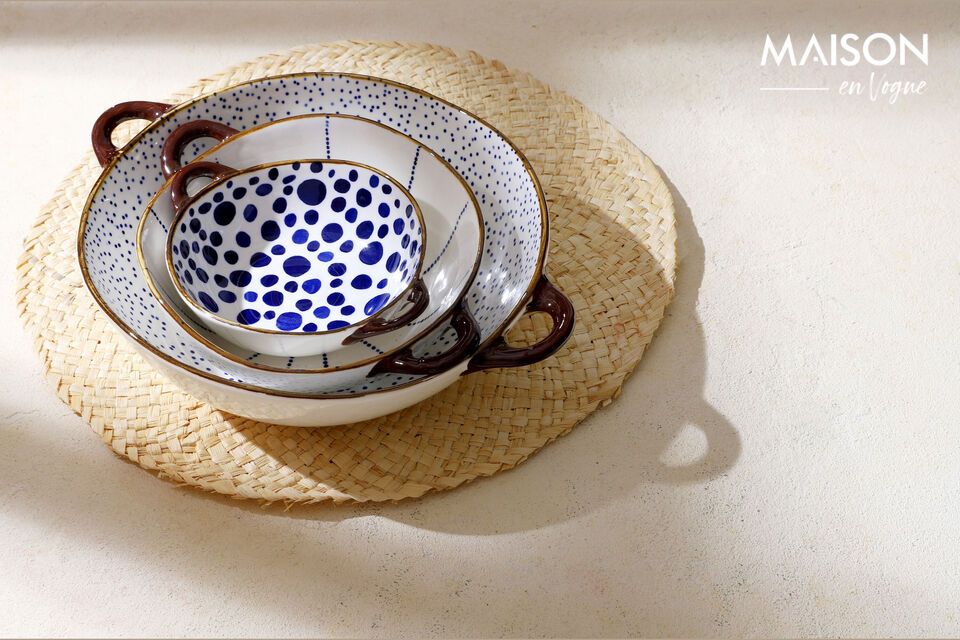 Découvrez le charme et l\'élégance du Saladier en porcelaine bleue Anafi