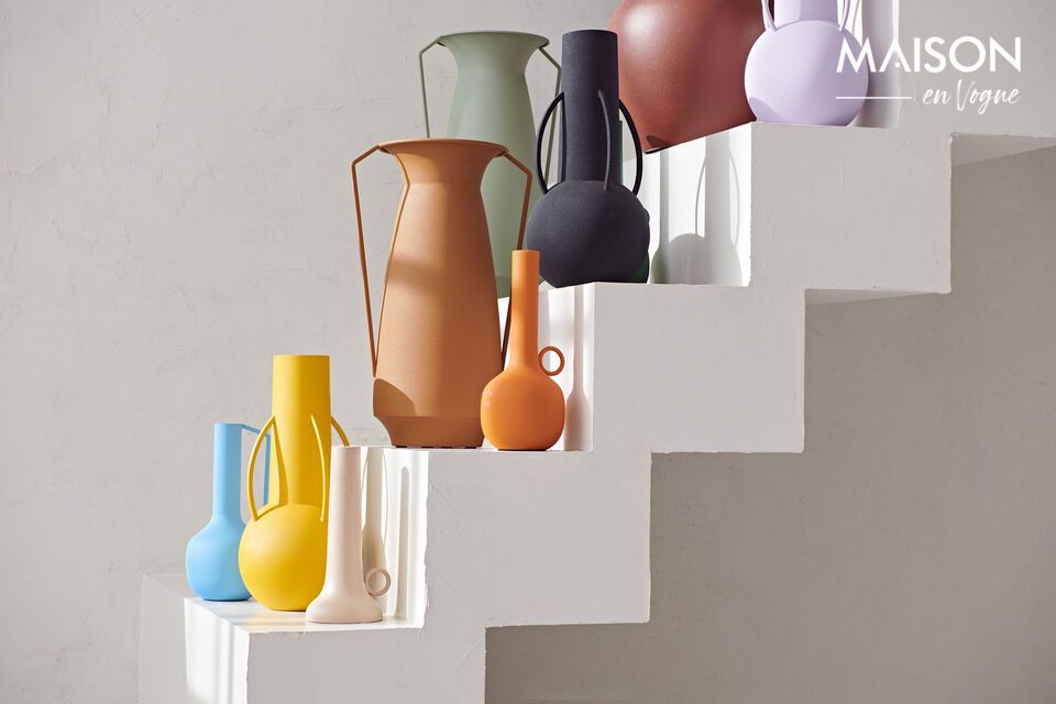 Découvrez le charme intemporel avec notre Set de 4 vases Roman en fer recyclé noir