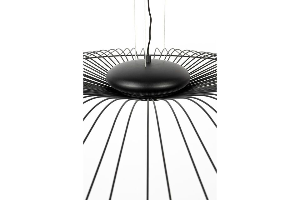 Ce luminaire est ainsi non seulement un objet d\'art