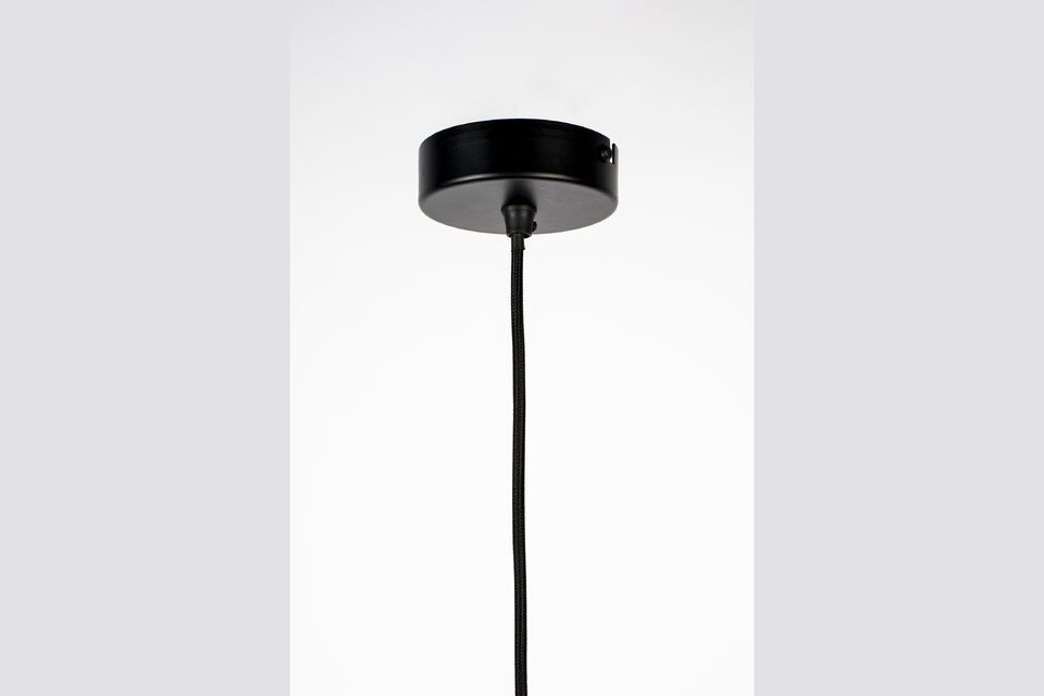 Ce luminaire s\'intègre parfaitement à divers décors