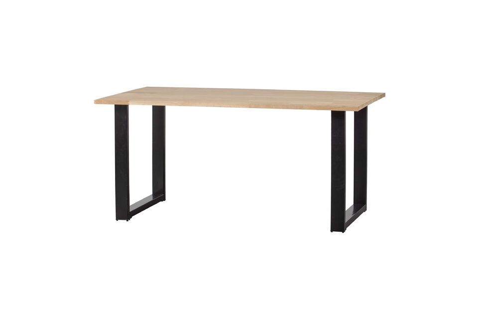 Une table qui ne manque pas de caractère