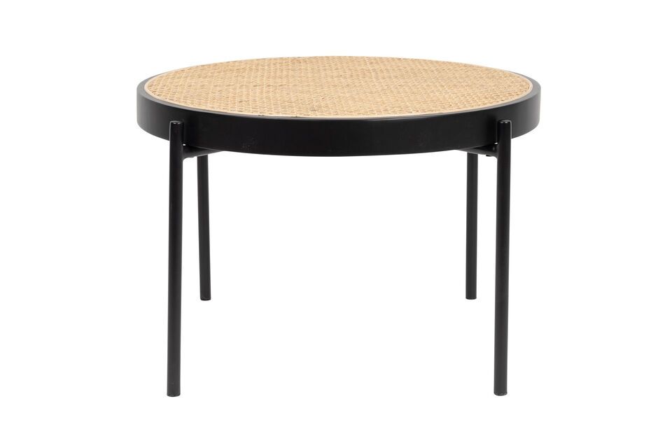 Explorez l\'élégance subtile de la table basse en rotin noir Spike