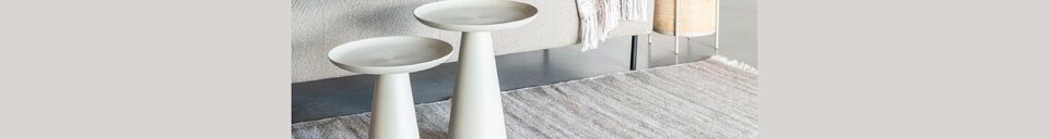 Mise en avant matière Table d'appoint en métal beige Ringar