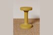 Miniature Table d'appoint en métal jaune Forms 1