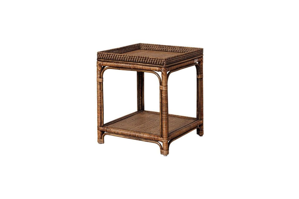 Découvrez le charme intemporel de notre Table d\'appoint en rotin marron