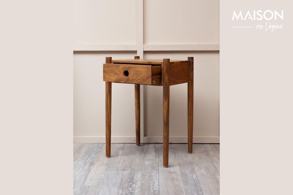 Découvrez l\'élégance intemporelle avec notre table de chevet en manguier de couleur marron