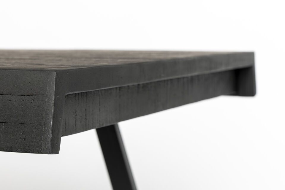 La table Suri associe durabilité et design contemporain