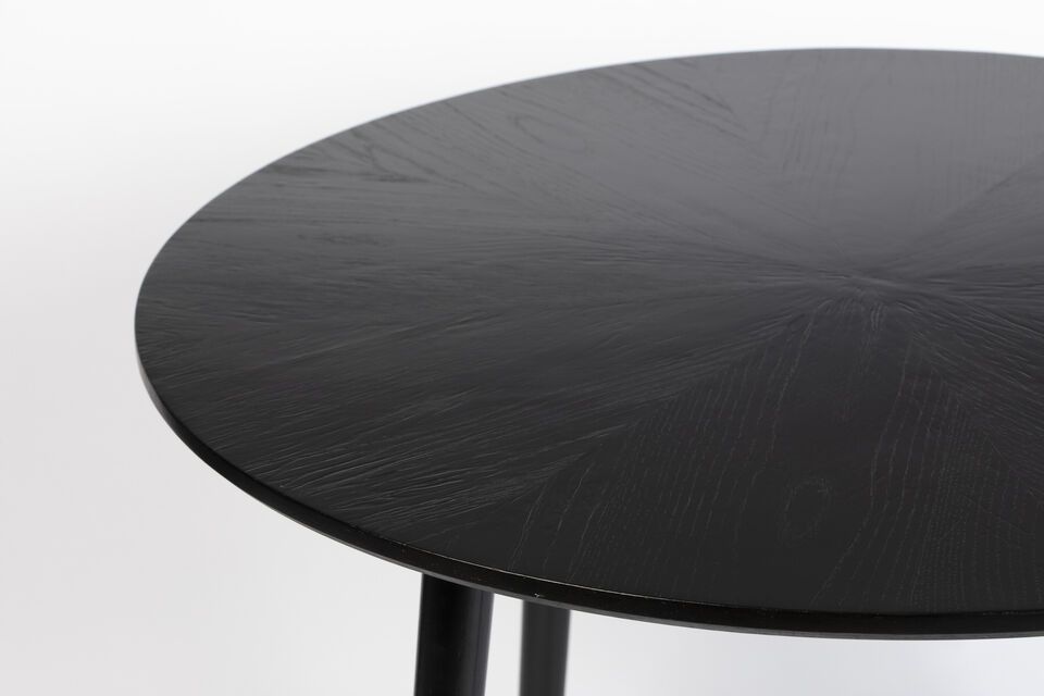 Cette pièce de mobilier est parfaitement conçue pour des moments conviviaux