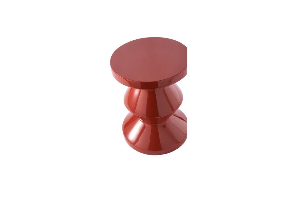 Découvrez le charme audacieux du Tabouret Zig zag en fibre de verre rouge corail