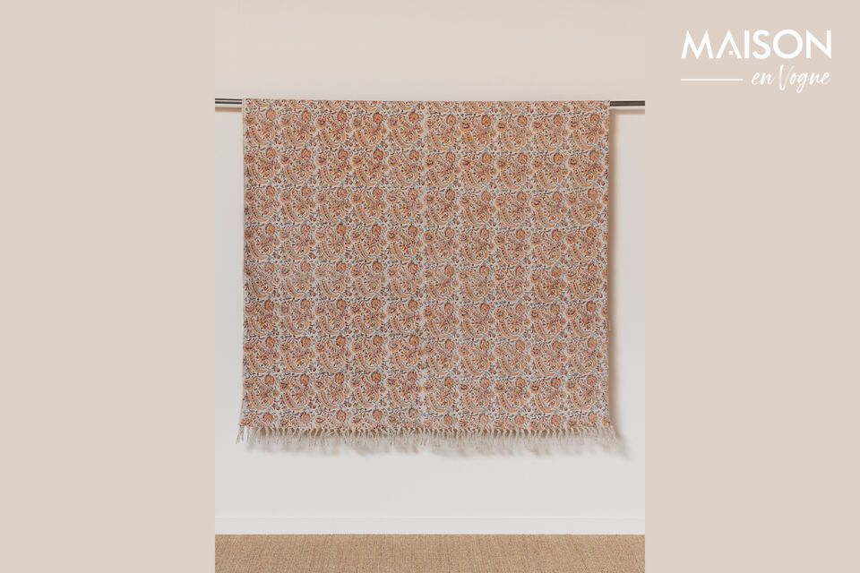 Tapis en coton rose, léger et facile à entretenir.