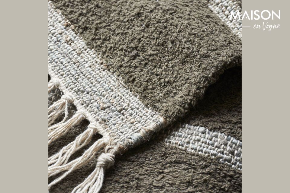 Ajoutez chaleur et style avec ce tapis en jute.