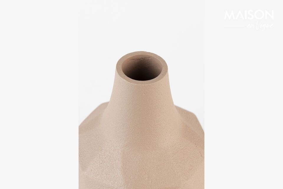 Apportez élégance et fraîcheur à votre intérieur avec le vase Bloom.