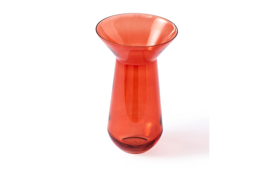 Redéfinissez l'élégance de vos espaces avec notre vase en verre orange.