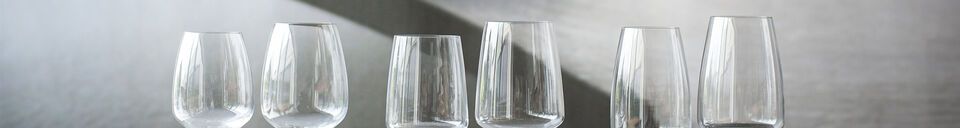 Mise en avant matière Verre à vin rouge en cristal transparent Margaux